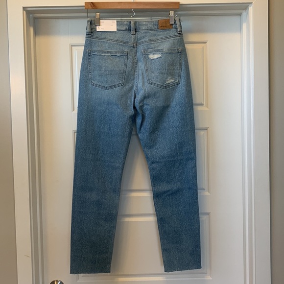 NWT American Eagle Mom Jeans - Picture 4 of 7